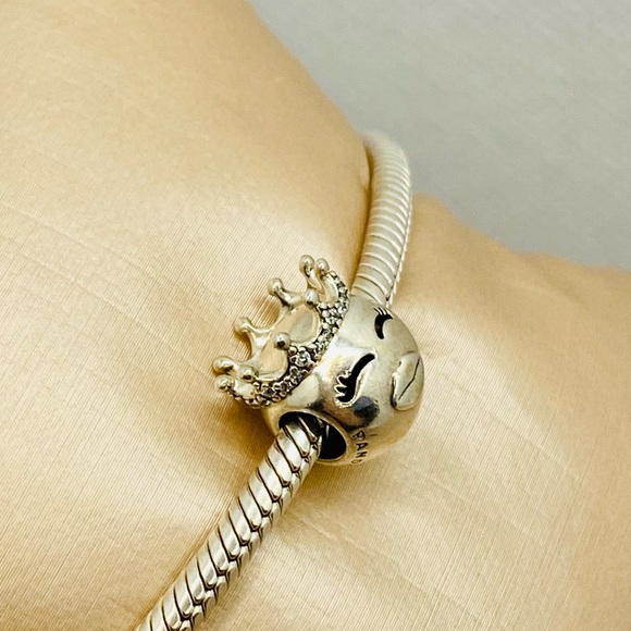 EUC Pandora 797143CZ Sterling Silver Princess Emoji Charm w/ CZ Crown - Picture 4 of 10